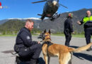 Schweiz: BAZG-Diensthunde übten das Fliegen im Helikopter