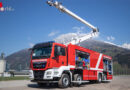 Empl 4-Achs-Löschfahrzeug mit Löscharm auf MAN TGS 35.470 für die TotalEnergies Raffinerie