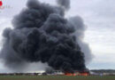 Nö: 27 Wehren bekämpfen Lagerhallen-Großbrand mit größeren Ölmengen in Spital (Michelhausen)