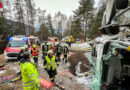 Südtirol: Umgestürzter Mülllastwagen mit Entstehungsbrand und eingeklemmter Person bei Mühlbach