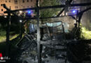 D: Brand eines Holzunterstandes in Dresden droht sich auszubreiten