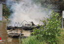 D: Brand einer 10 m Motorjacht am Campingplatz in Friedland