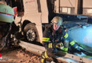Bayern: Treibstoff-Umpumparbeit und zerstörte Leitplanke bei Lkw-Unfall in München (Ausfahrt Germering)