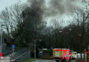 D: Starke Rauchentwicklung bei Brand einer Schlafstätte unter Brücke in Mülheim / Ruhr