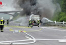 D: Brennender Sattelschlepper mit Kunststoffgranulat auf der A 4 bei Eisenach