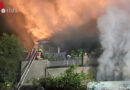 D: Feuerwehr rettet zwei Personen bei Gebäudebrand