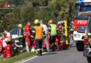 Oö: Motorradlenker nach Kollision auf B 134 bei Wallern unter Pkw eingeklemmt