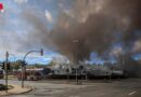 D: Lagerhallen-Dachbrand in Kamen erfasst rasch das gesamte Objekt