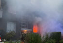 D: Explosion in Dortmund → Wohnung steht in Vollbrand, Person und Hund über Sprungpolster gerettet