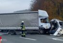 D: Lkw streift in Olsberg anderen Lastwagen und kracht in Folge auf Pkw
