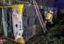 D: Linienbus durchbrach in Essen Leitplanke und stürzte um