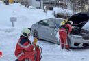Schweiz: Schnee als Löschmittel an durch Wunderkerzen angezündetem Auto