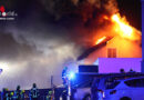 Oö: Dachstuhl eines Wohnhauses in Hofkirchen an der Trattnach in Vollbrand