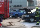 Oö: Ersthelfer können Motorbrand bei Pkw in Lambach im Zaum halten