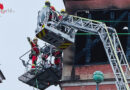 Bayern: Lose Anbauteile am vom 24. Dezember 2024 beim Brand beschädigten Glockenturm in München