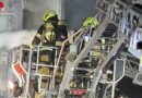 D: Gebäude in Gelsenkirchen nach Brand mit Verletzten mit Schaum geflutet