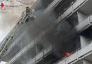 D: Wohnungsbrand mit Explosion und Menschenleben in Gefahr im 4. OG. in Mettmann
