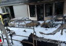 D: Feuer auf ehemaligem Tankstellengelände in Werdohl: Gebäude und sieben Fahrzeuge erheblich beschädigt