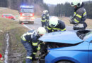Stmk: Pkw prallt auf B 76 bei Wies gegen Wasserdurchlass