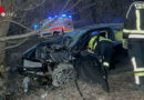 Nö: Pkw-Anprall an Baum auf B 33 bei Aggsbach