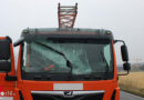 D: Heizkörper fliegt gegen Lkw-Windschutzscheibe → zwei Leichtverletzte (17, 57) bei Düren