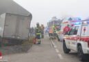 Oö: Lkw kracht in Sipbachzell in vier Gebrauchtwagen und gegen Gebäude einer KFZ-Werkstätte