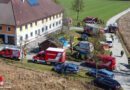 Oö: Fünf Feuerwehren bei Zimmerbrand in einem Vierkanter in Ried im Traunkreis im Einsatz