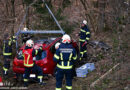 Oö: Feuerwehr Leonding unterstützt mit SRF Feuerwehr Altenberg bei Fahrzeugbergung