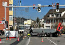 Schweiz: Fahrerkabine bei Kollision zwischen Lastwagen und Zug in Unterentfelden abgerissen