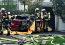 D: In Garage brennendes Elektroauto in Löschwindel gepackt