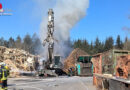 D: Brennender Bagger auf Recyclinghof in Rotenburg