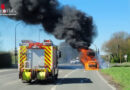D: Weithin sichtbare Rauchsäule bei Autobrand in Gelsenkirchen