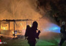 Schweiz: Gartenhaus in Aesch geht in Flammen auf