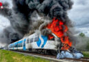 Stmk: Personenzug und Lastwagen brennen nach Kollision am Bahnübergang in St. Ruprecht → vier Verletzte