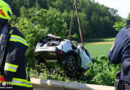 Oö: Auto bei Verkehrsunfall in Wolfern von Straße abgekommen und mehrmals überschlagen