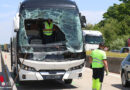 Oö: Reisebus auf A 1 am Ebelsberger Berg Lkw aufgefahren