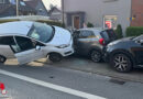 D: Pkw fährt in Dortmund auf parkendes Fahrzeug auf