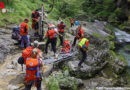 D: Bergwacht rettet gestürzte Frau aus der Weißbachschlucht