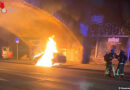 D: Fahrzeugbrand – Pkw brennt unter einer Brücke