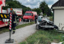 Nö: Pkw prallt gegen Hausmauer – Fahrzeuglenker verstorben