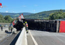 Nö: Sattelschlepper durchbricht auf A 1 bei Altlengbach die Mittelbetonwand