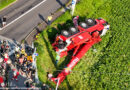 Oö: Feuerwehr-Schwerkran bei Bergearbeiten nach Straßenbahnunfall in Linz umgestürzt