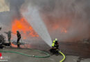Schweiz: Fast 170 Kräfte bei Feuer in Recyclingunternehmen in Lucens im Einsatz