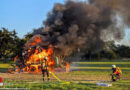 D: In Vollbrand stehende Ballenpresse in Oberteuringen