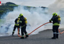 Nö: Fahrzeugbrand auf Landesstraße bei Wang