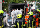 Oö: Mit Fleisch beladener Lkw-Anhänger umgestürzt
