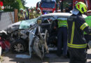 Oö: Autolenkerin nach Crash mit Lkw durch Feuerwehr aus Unfallwrack befreit