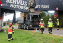 Stmk: Lkw touchiert Fußgängerbrücke in Spielberg