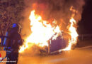 D: Mercedes auf der A 7 bei Brackel in Vollbrand