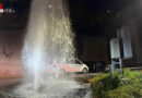 Schweiz: Auto reißt Hydranten raus → Wasserflut auf Fahrbahn in Chur